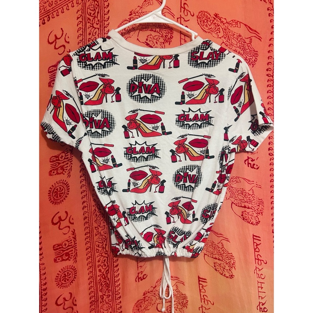 Pop art graphic crop top